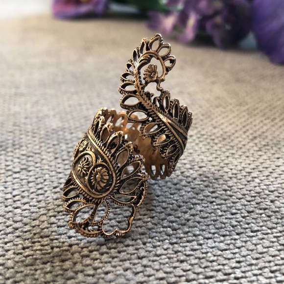 Lucky Brand Jewelry - Lucky Brand Floral Twist Ring Size 7